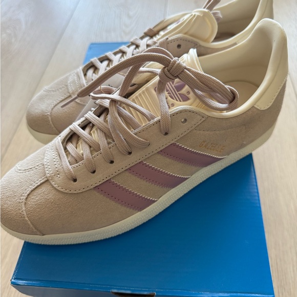Adidas Gazelle Sneakers New in Box